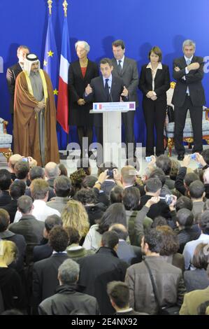 Il presidente Nicolas Sarkozy con il principe ereditario del Qatar, Sheikh Tamim Bin Hamad al Thani, e la sua sorella, la principessa Sheikha Hind Bint Hamad al Thani, si incontrano a Doha, in Qatar, il 15 gennaio 2008. Foto di Ammar Abd Rabbo/ABACAPRESS.COM Foto Stock