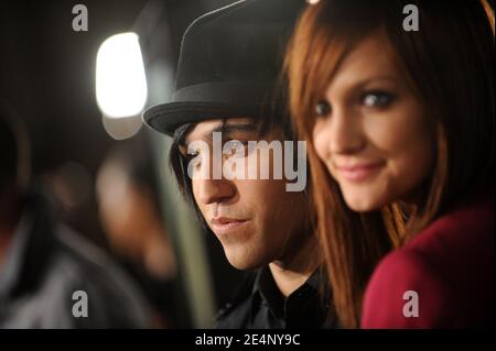 Pete Wentz e la ragazza Ashlee Simpson partecipano alla prima di Cloverfield al Paramount Studios Lot di Hollywood, Los Angeles, CA, USA il 16 gennaio 2008. Foto di Lionel Hahn/ABACAPRESS.COM Foto Stock