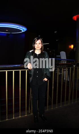 L'attrice canadese Ellen Page si pone durante la prima francese di 'Juno' tenutasi al teatro Marignan di Parigi, Francia il 21 gennaio 2008. Foto di Denis Guignebourg/ABACAPRESS.COM Foto Stock