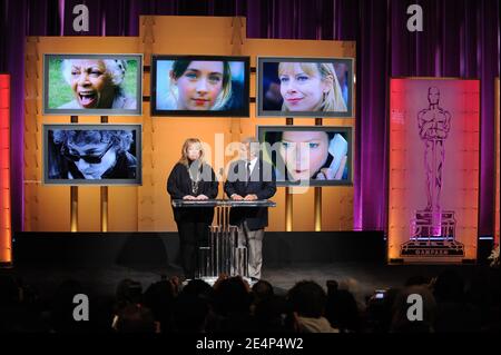 Kathy Bates e Sid Ganis, presidente dell'Academy of Motion Picture, Arts and Sciences, annunciano l'ottantesimo premio Academy Award Nominations, tenuto presso l'Academy of Motion Picture Arts and Sciences di Los Angeles, CA, USA il 22 gennaio 2008. Ecco la migliore attrice in un ruolo di supporto (in senso orario dal basso a sinistra): Cate Blanchett, Ruby Dee, Saoirse Ronan, Amy Ryan e Tilda Swinton. Foto di Lionel Hahn/ABACAPRESS.COM Foto Stock