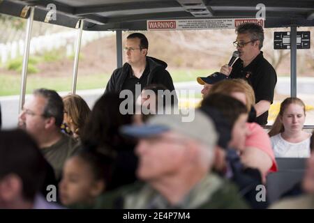 Medal of Honor Tour nel Cimitero Nazionale di Arlington (26070578706). Foto Stock