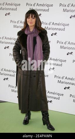 Tina Kieffer partecipa al Prix d'Amerique trotting Horse Race presso la pista di cavalli Vincennes, ad est di Parigi, in Francia, il 27 gennaio 2008. Foto di Denis Guignebourg/ABACAPRESS.COM Foto Stock