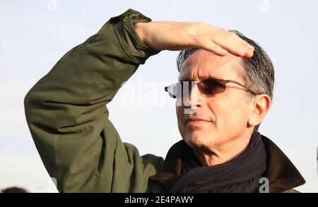 L'attore Thierry Lhermitte partecipa al Prix d'Amerique trotting Horse Race presso la pista di cavalli Vincennes, ad est di Parigi, Francia, il 27 gennaio 2008. Foto di Denis Guignebourg/ABACAPRESS.COM Foto Stock