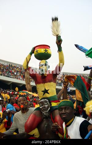 Tifosi del Ghana durante la partita di calcio della Coppa Africana delle Nazioni, Ghana contro Marocco ad Accra, Ghana, il 28 gennaio 2008. Il Ghana ha vinto il gioco 2-0. Foto di Steeve McMay/Cameleon/ABACAPRESS.COM Foto Stock