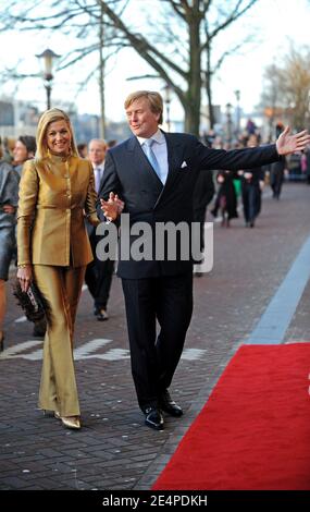 La principessa Maxima e Willem-Alexander dei Paesi Bassi arrivano al Teatro Carre per la festa di settantesimo compleanno della Regina, ad Amsterdam, Paesi Bassi, il 1° febbraio 2008. Foto di Christophe Guibbaud/ABACAPRESS.COM Foto Stock