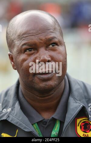 Il capo allenatore dell'Angola Luis Oliveira Goncalves durante la Coppa Africana delle Nazioni, quarto finale di partita di calcio, Egitto contro Angola a Kumasi, Ghana il 4 febbraio 2008. L'Egitto ha vinto 2-1. Foto di Steeve McMay/Cameleon/ABACAPRESS.COM Foto Stock