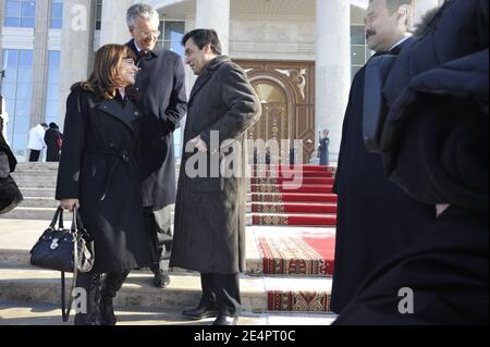 Anne Lauvergeon (CEO di Areva), Denis Ranque (CEO di Thales), Francois Fillon e il suo omologo in Kazakistan Karim Masimov durante una visita ufficiale del primo ministro francese in Kazakistan, ad Astana, l'8 febbraio 2008. Foto di Elodie Gregoire/ABACAPRESS.COM Foto Stock
