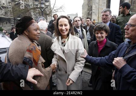 Segolene Royal e Michele Delaunay appoggiano il candidato socialista alle prossime elezioni presidenziali a Bordeaux, in Francia, il 26 febbraio 2008. Foto di Patrick Bernard/ABACAPRESS.COM Foto Stock