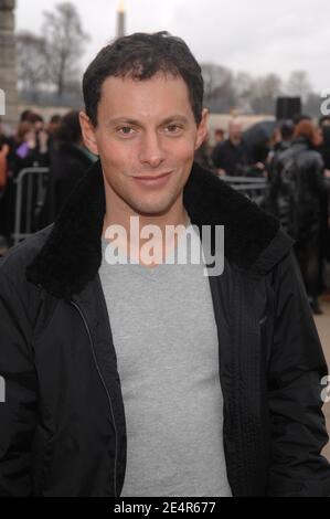 Marc Olivier Fogiel, l'ancora TV e radio, partecipa alla presentazione della collezione Sonia Rykiel Ready-to-Wear Autunno-Inverno 2008/2009 tenutasi al Jardin des Tuileries di Parigi, Francia, il 29 febbraio 2008. Foto di Nicolas Khayat/ABACAPRESS.COM Foto Stock