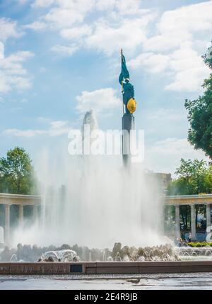 Heldendenkmal der Roten Armee o Monumento degli Eroi dell'Armata Rossa, Monumento ai Caduti sovietici, Schwarzenbergplatz, Vienna, Austria Foto Stock