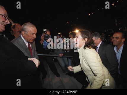 Segolene Royal sostiene durante una campagna di raduno del candidato socialista Pierre Cohen per le elezioni mayoral a Tolosa, Francia, il 5 marzo 2008. Foto di Patrick Bernard/ABACAPRESS.COM Foto Stock