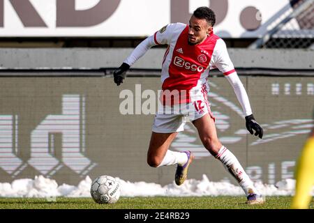 SITTARD, PAESI BASSI - GENNAIO 24: Noussir Mazraoui di Ajax durante la partita olandese di Eredivisie tra Fortuna Sittard e Ajax al Fortuna Sittard Stad Foto Stock