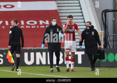 MIDDLESBROUGH, INGHILTERRA. IL 24 GENNAIO Dael Fry di Middlesbrough lascia il campo con una ferita agli occhi durante la partita del campionato Sky Bet tra Middlesbrough e Blackburn Rovers al Riverside Stadium di Middlesbrough domenica 24 gennaio 2021. (Credit: Mark Fletcher | MI News) Credit: MI News & Sport /Alamy Live News Foto Stock