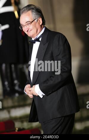 Jacques Attali arriva per una cena di stato in onore del presidente israeliano Shimon Peres al Palazzo Elysee, a Parigi, in Francia, il 10 marzo 2008. Foto di Abd Rabbo-Orban-Mousse/ABACAPRESS.COM Foto Stock