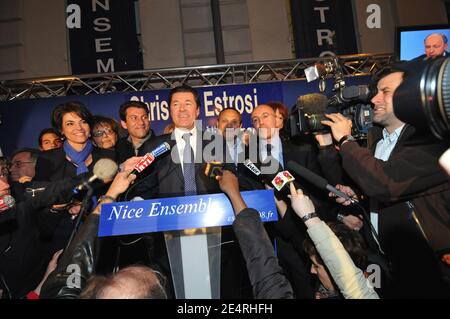 Christian Estrosi è stato eletto con i membri della sua lista nella sua sede dopo i risultati delle elezioni mayorali del secondo turno a Nizza, in Francia, il 16 marzo 2008. Foto di Capbern/ABACAPRESS.COM Foto Stock