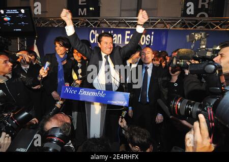 Christian Estrosi è stato eletto con i membri della sua lista nella sua sede dopo i risultati delle elezioni mayorali del secondo turno a Nizza, in Francia, il 16 marzo 2008. Foto di Capbern/ABACAPRESS.COM Foto Stock