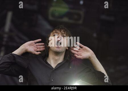 La cantante francese Cali si esibisce dal vivo durante la 15a edizione del festival musicale 'Vieilles Charrues', a Carhaix, in Francia, il 22 luglio 2006. Foto di DS/ABACAPRESS.COM Foto Stock