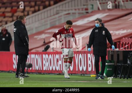 MIDDLESBROUGH, INGHILTERRA. Il 24 GENNAIO Marcus Tavernier di Middlesbrough lascia il campo ferito durante la partita del campionato Sky Bet tra Middlesbrough e Blackburn Rovers al Riverside Stadium di Middlesbrough domenica 24 gennaio 2021. (Credit: Mark Fletcher | MI News) Credit: MI News & Sport /Alamy Live News Foto Stock