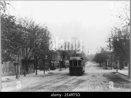 Maryland. Williamsport. Il tram che passa Potomac House Foto Stock