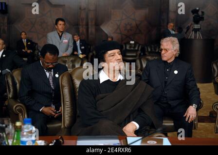 Il leader libico Muammar Gheddafi partecipa alla sessione di chiusura mentre il 20° vertice dei leader della Lega araba si conclude a Damasco, in Siria, il 30 marzo 2008. Foto di Ammar Abd Rabbo/ABACAPRESS.COM Foto Stock