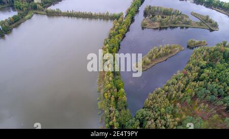 Vista aerea dei droni degli stagni di Milicz in Polonia Foto Stock