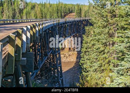 Canada, British Columbia, Old Alaska Highway, Kiskatinaw Curved Bridge costruito nel 1942-43 a Mile Marker 21 Foto Stock