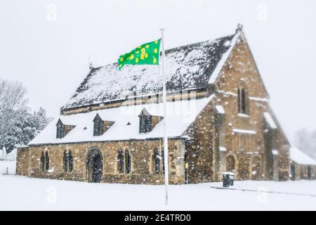 OAKHAM/RUTLAND, INGHILTERRA - 24 GENNAIO 2021: Castello di Oakham in una giornata innevata Foto Stock