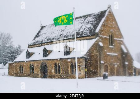 OAKHAM/RUTLAND, INGHILTERRA - 24 GENNAIO 2021: Castello di Oakham in una giornata innevata Foto Stock