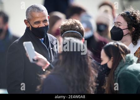 L'ex presidente Barack Obama arriva per la 59a cerimonia di inaugurazione presidenziale al fronte ovest del Campidoglio degli Stati Uniti 20 gennaio 2021 a Washington, D.C. Foto Stock