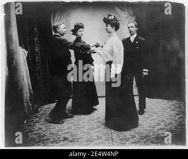 Membri del Monaghan uomini danza irlandese di classe e i loro partner Foto Stock