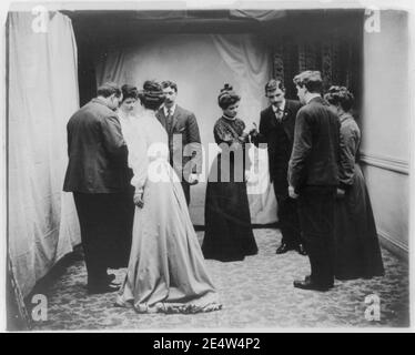 Membri del Monaghan uomini danza irlandese di classe e i loro partner Foto Stock