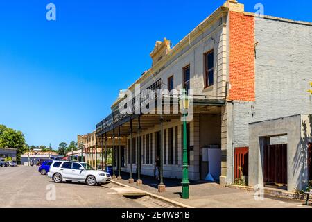 Edifici storici in Fraser Street, Clunes, Victoria, Australia Foto Stock