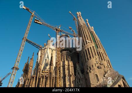 Barcellona, Spagna - 11 dicembre 2011: Sagrada Familia, imponente cattedrale progettata da Gaudì, che è in costruzione dal 19 marzo 1882 e non è fin Foto Stock