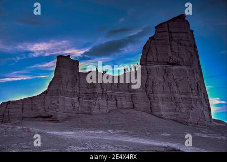 Tramonto nel deserto di Dasht-e LUT o Kaluts, Kerman, Iran. Patrimonio dell'umanità dell'UNESCO Foto Stock