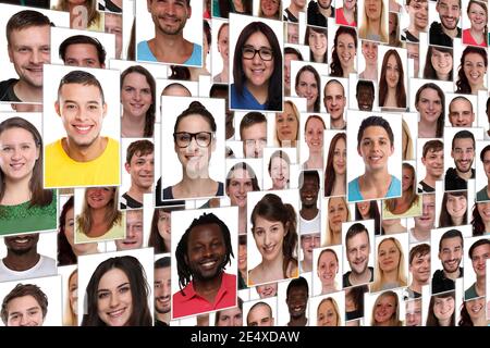 Persone sfondo gruppo di multirazziale giovani sorridenti felice volti ritratto ritratti diversity Foto Stock