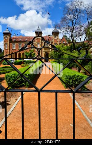 Perth, WA, Australia, 28 novembre 2017: Government House con bandiera dell'Australia occidentale Foto Stock