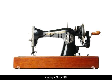 Vintage vecchia macchina da cucire isolati su sfondo bianco Foto Stock