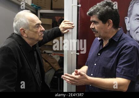 Il filosofo e scrittore romeno Gabriel Liiceanu & autore Radu Paraschivescu Foto Stock