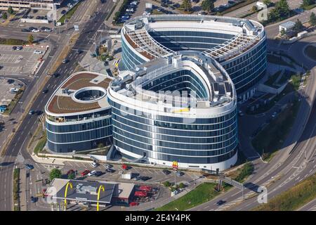 Stoccarda, Germania - 2 settembre 2016: Skyloop edificio Ernst e Young all'aeroporto di Stoccarda (Str) in Germania. Foto Stock