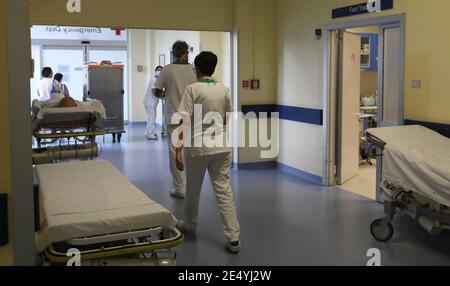 Brescia, Italia. 25 Gennaio 2021. Arresto del medico capo Carlo Mosca, ospedale di montichiari dove era capo del pronto soccorso 25 gennaio 2021. PH Fotolive Filippo Venezia Editorial Usage Only Credit: Independent Photo Agency/Alamy Live News Foto Stock