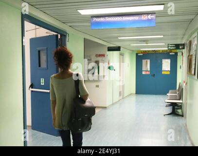 Brescia, Italia. 25 Gennaio 2021. Arresto del medico capo Carlo Mosca, ospedale di montichiari dove era capo del pronto soccorso 25 gennaio 2021. PH Fotolive Filippo Venezia Editorial Usage Only Credit: Independent Photo Agency/Alamy Live News Foto Stock