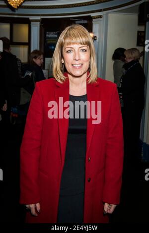 Fay Ripley partecipa alla prima serata stampa all'Ambassadors Theatre di Londra. Foto Stock