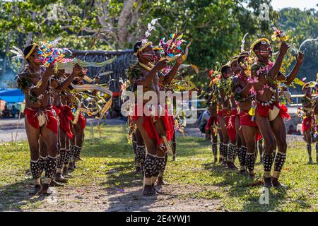 Cricket-gioco Trobriand Islands stile a Kwebwaga, Papua Nuova Guinea Foto Stock