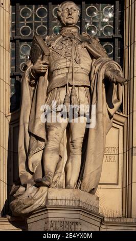 Statua in nicchia sulla Cromwell Road davanti all'esterno del Victoria and Albert Museum (V & A), del Principe Alberto, di Alfred Drury Foto Stock