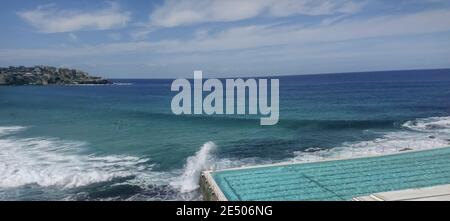 Incredibile paesaggio con piscina a Bondi Beach Sydney, nuovo Galles del Sud Australia Foto Stock