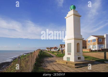 Meridian Monument (George V Memorial) a Peacehaven (Sussex orientale) Punto di partenza del Greenwich Meridian Trail Foto Stock