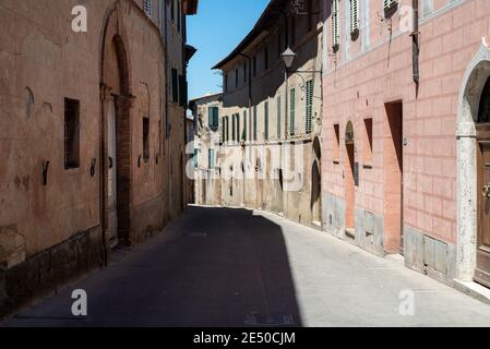 San Gimignano, Toscana, Italia - 19 Giugno 2017: Passeggiate a San Gimignano Foto Stock