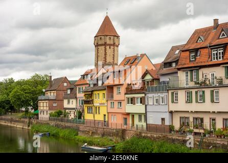 Vista sulla città di Wertheim am Main, Germania meridionale AT ora legale Foto Stock