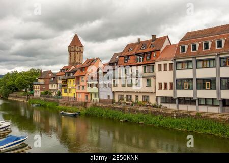 Vista sulla città di Wertheim am Main, Germania meridionale AT ora legale Foto Stock