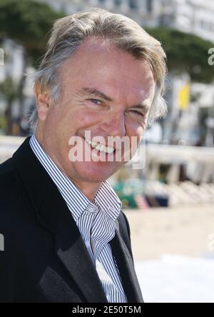 L'attore Sam Neill si pone ad una fotocellula durante la MIP TV con Milia 2008 a Cannes, Francia, il 7 aprile 2008. Foto di Denis Guignebourg/ABACAPRESS.COM Foto Stock